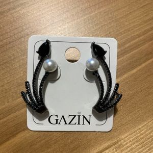 earring with pearl and zirconia